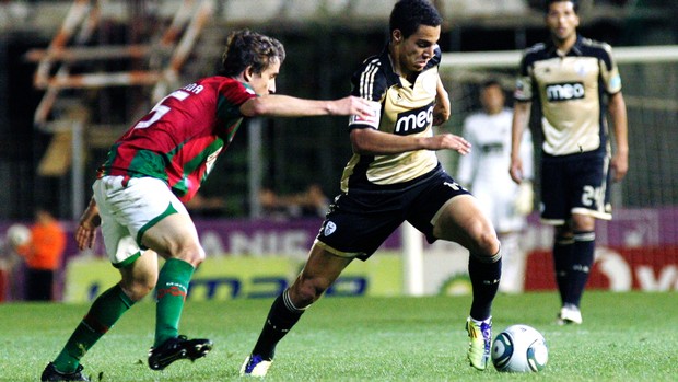 Benfica vence Marítimo por 1-0 e iguala FC Porto na liderança | Rádio